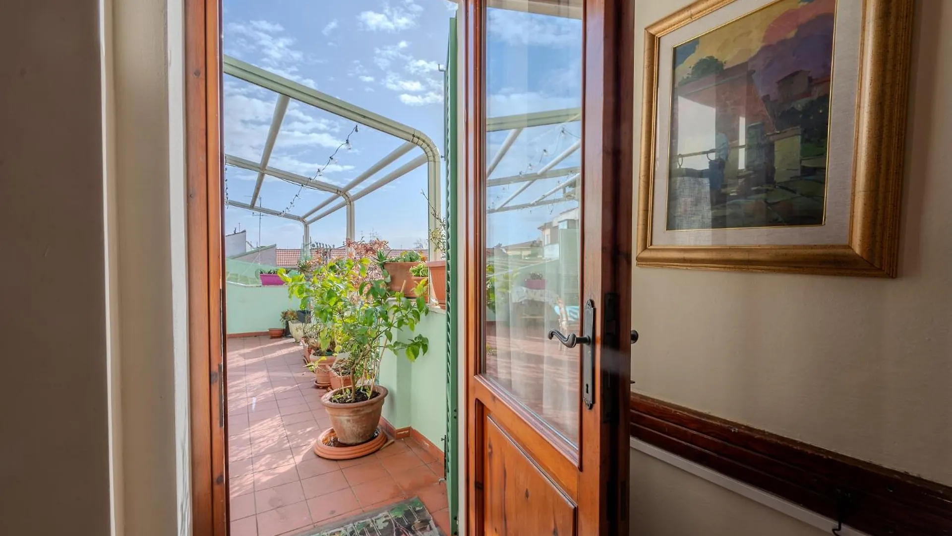 Red Mansarda Apartment Viareggio Italy