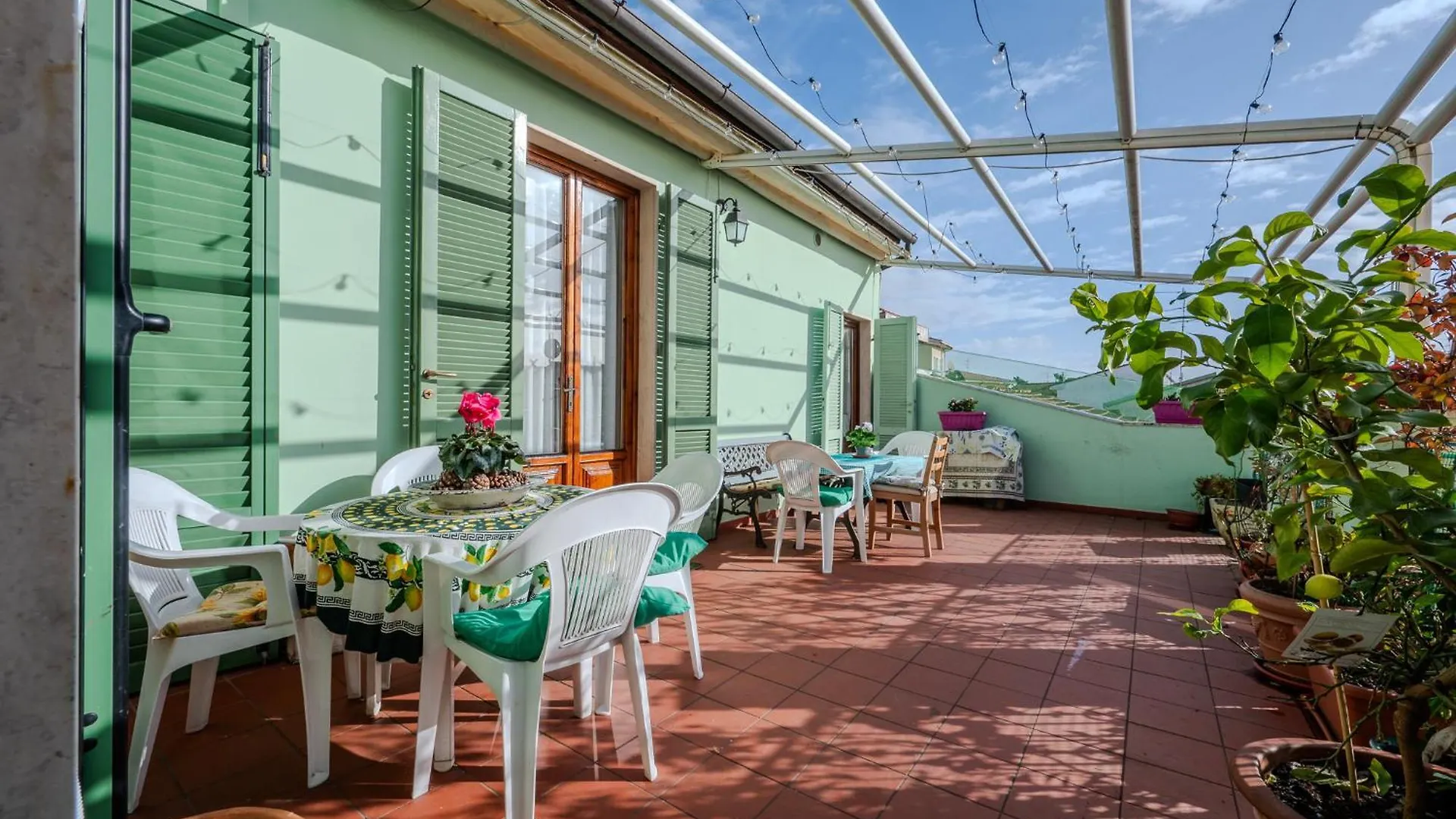 Red Mansarda Apartment Viareggio